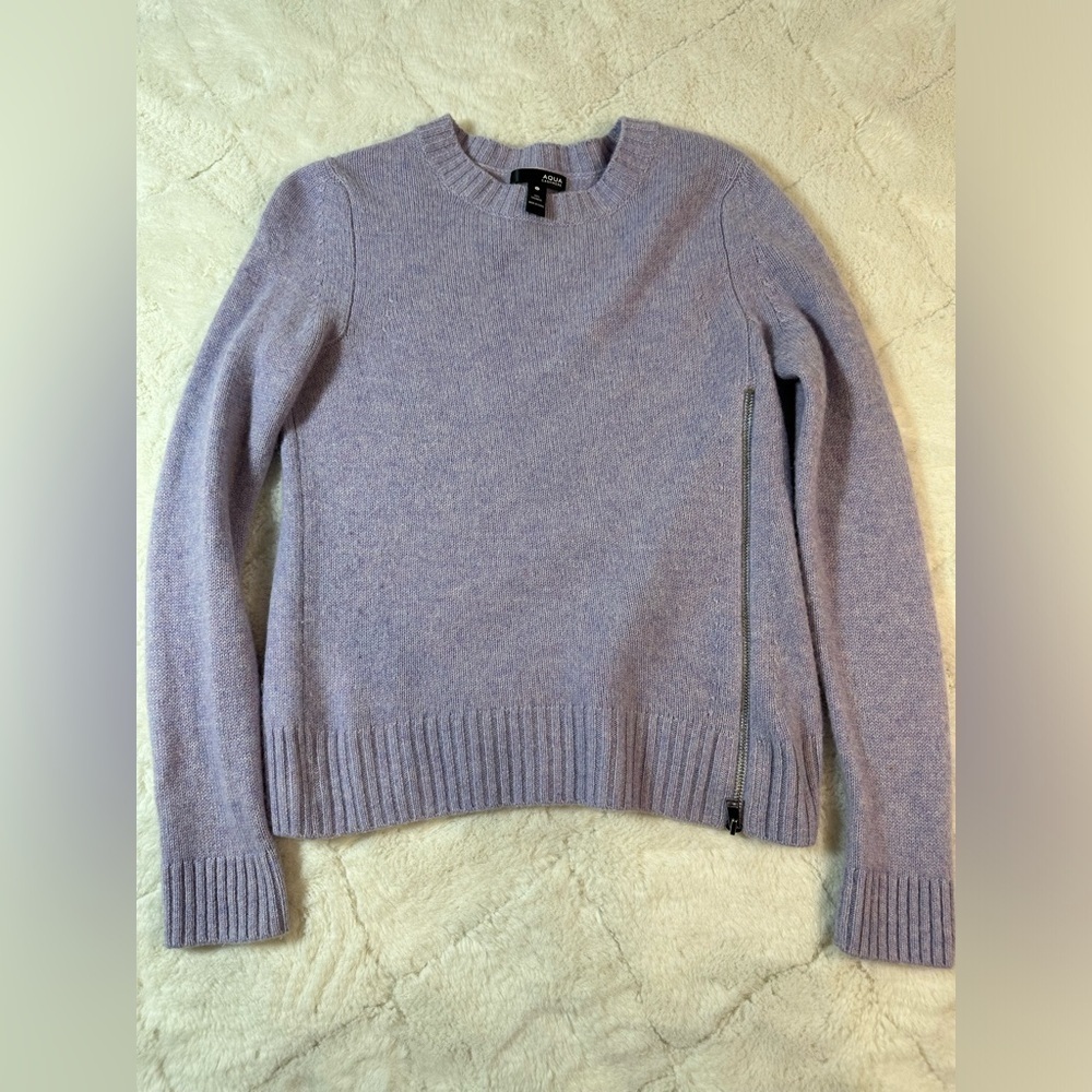 Aqua bloomingdale’s 100% Cashmere light purple sweater Small S Perfect condition - Picture 3 of 8